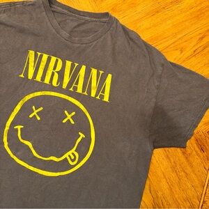 Nirvana Unisex Smiley Face Graphic Short Sleeve Shirt Size XL FLAWS!!